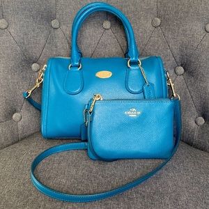 Teal color coach purse & small wristlet